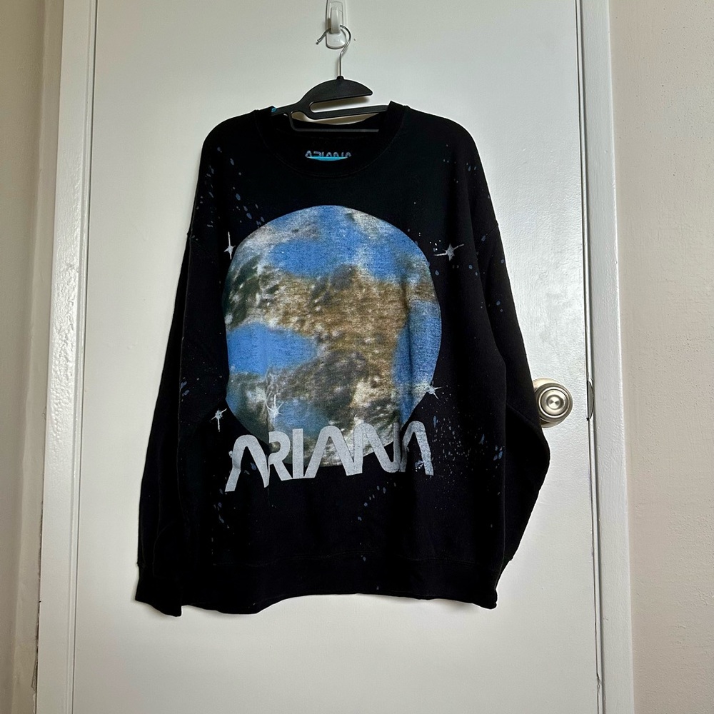 Ariana Grande Lollapalooza 1993 splatter sweatshirt